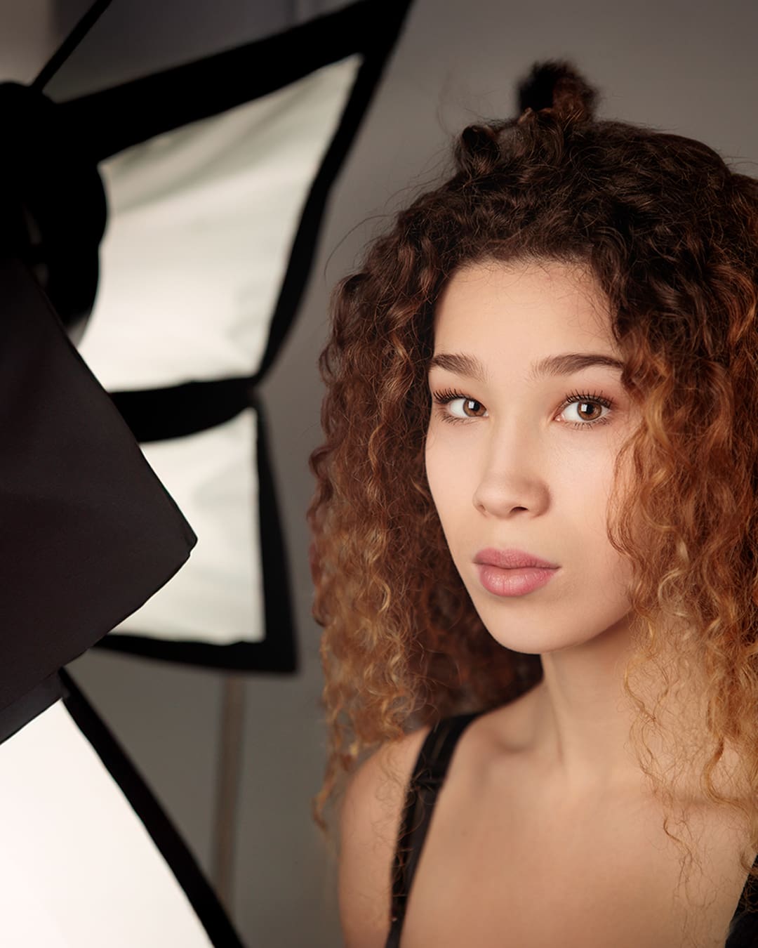 Looking for portraits that reflect your creative identity? Discover how personal branding photography can feel authentic, relaxed, and genuinely you.